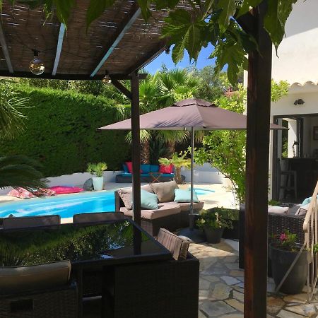 Bed,Kitchen And Swimming Pool Villa Esterel Saint-Raphael  Bagian luar foto