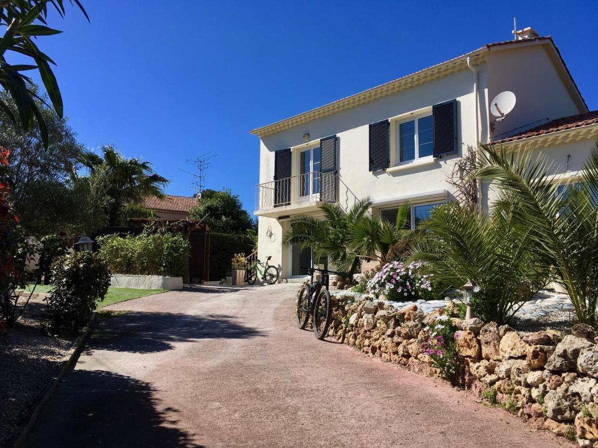 Bed,Kitchen And Swimming Pool Villa Esterel Saint-Raphael  Bagian luar foto