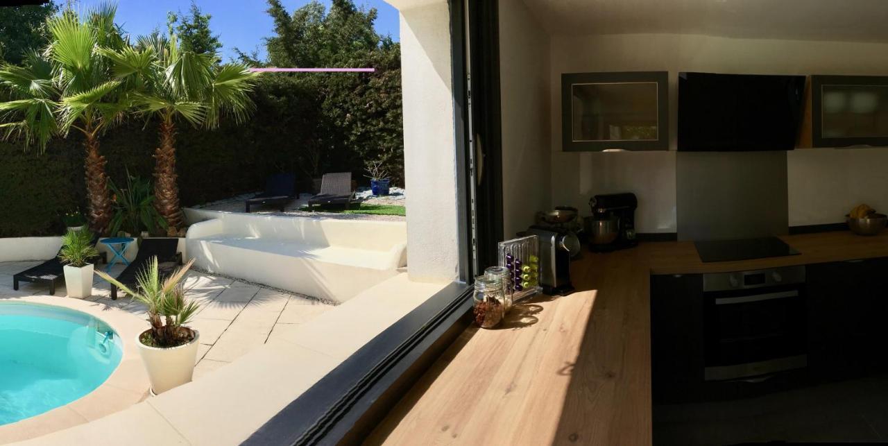 Bed,Kitchen And Swimming Pool Villa Esterel Saint-Raphael  Bagian luar foto