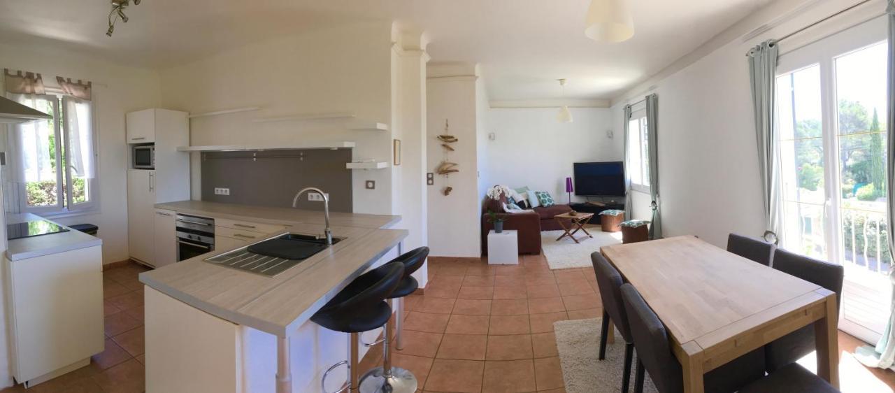 Bed,Kitchen And Swimming Pool Villa Esterel Saint-Raphael  Bagian luar foto