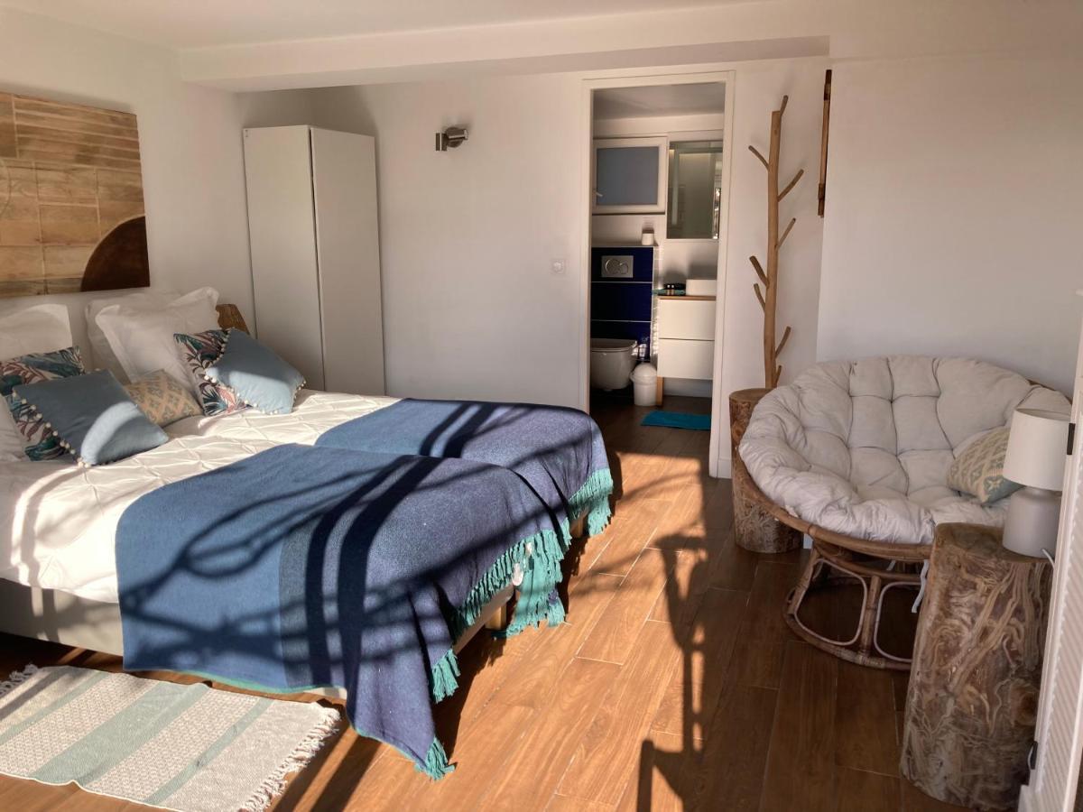 Bed,Kitchen And Swimming Pool Villa Esterel Saint-Raphael  Bagian luar foto